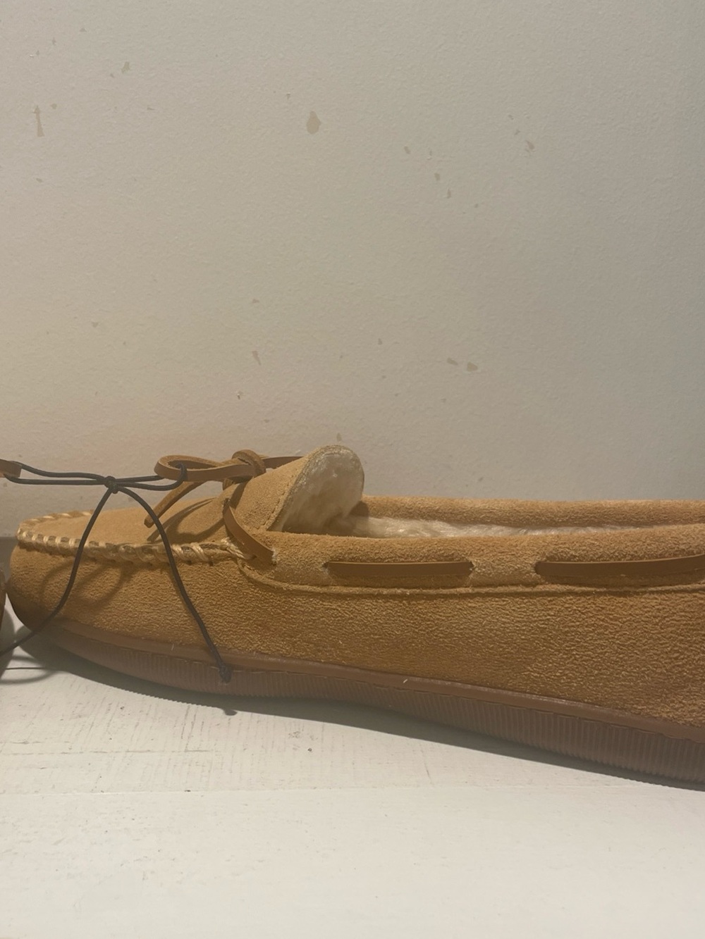 NWOT Minnetonka Women’s 11 Tan Suede Moccasin Slipper - Picture 6 of 10